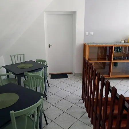 Diokert Vendeghaz B&B 쇼프론